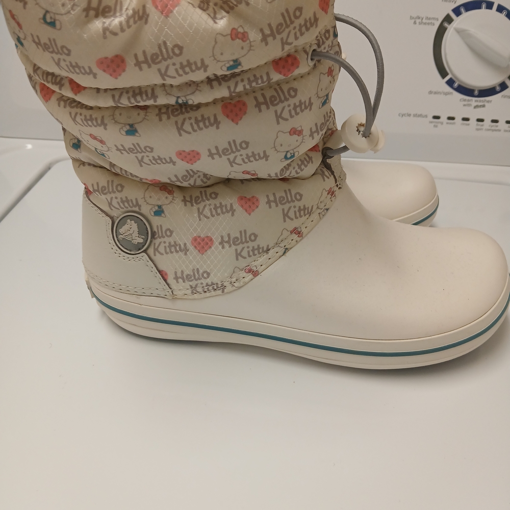 Crocs Hello Kitty RARE Boots - Picture 5 of 12